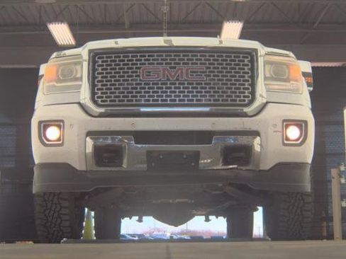 Used 2016 GMC Sierra 2500 Denali w/ Duramax Plus Package image 2