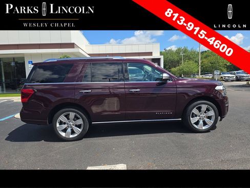 Used 2023 Ford Expedition Platinum AWD/4WD image 3