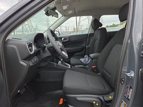 New 2026 Hyundai Venue SE image 5