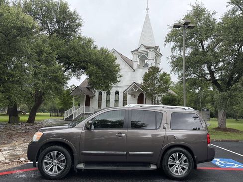 Used 2015 Nissan Armada SL RWD image 1