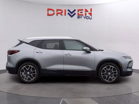 Used 2023 Chevrolet Blazer Premier image 7