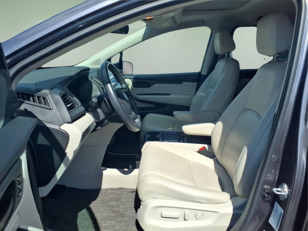 Used 2025 Honda Odyssey EX-L image 4