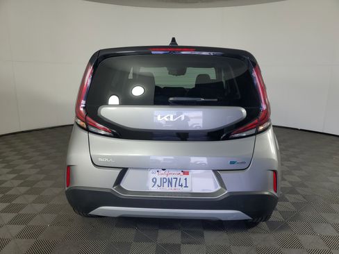Used 2023 Kia Soul EX image 5