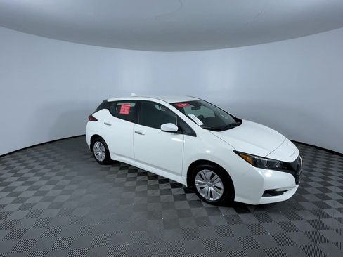 Certified 2025 Nissan Leaf S FWD image 2