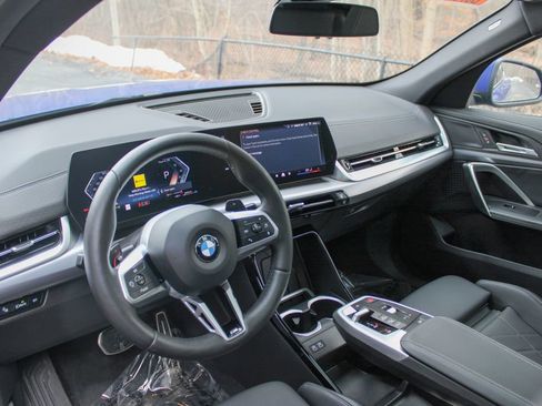 Used 2026 BMW X2 xDrive28i AWD/4WD image 9