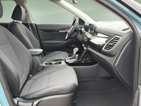 Used 2025 Kia Seltos S image 11