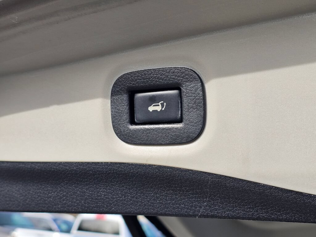 Used 2015 Nissan Rogue SL AWD/4WD image 18