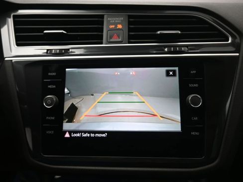 Used 2024 Volkswagen Tiguan SE FWD image 12