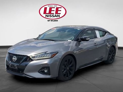 Used 2023 Nissan Maxima SR w/ Sport Mat Group FWD image 7