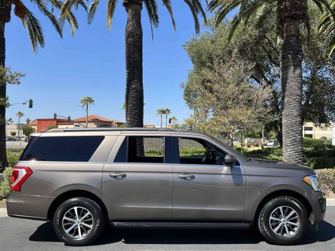 Used 2019 Ford Expedition Max XLT RWD image 18
