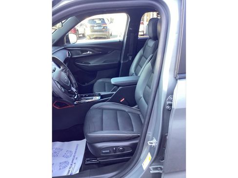 Used 2023 Chevrolet TrailBlazer RS w/ Sun and Liftgate Package AWD/4WD image 9