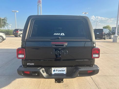 Used 2023 Jeep Gladiator Sport AWD/4WD image 4