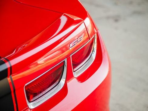 Used 2010 Chevrolet Camaro SS w/ RS Package image 28