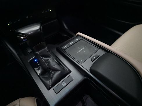 Used 2021 Lexus ES 350 w/ Premium Package FWD image 16