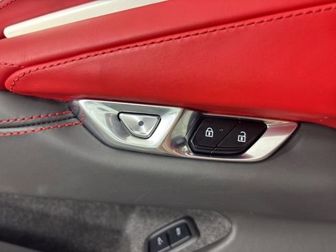 Used 2022 Chevrolet Corvette Stingray Premium Conv w/ Z51 Performance Package RWD image 22