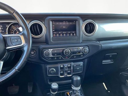 Used 2020 Jeep Wrangler Unlimited Sahara image 6