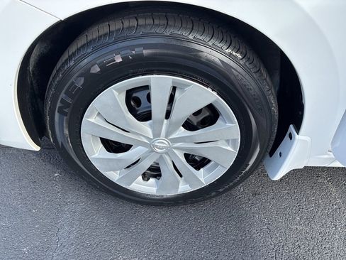 Used 2024 Nissan Versa S w/ Trunk Package image 23