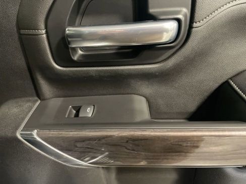 Used 2020 Chevrolet Silverado 2500 LTZ w/ LTZ Convenience Package image 52