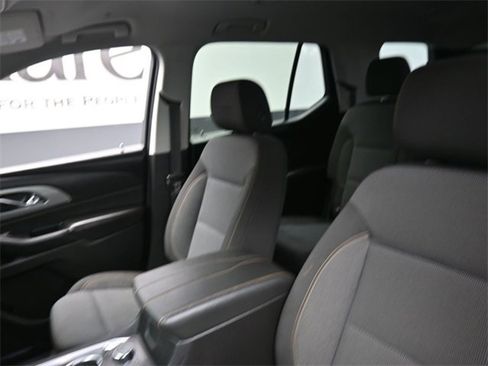 Used 2020 Chevrolet Traverse LT image 16