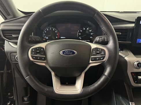 Used 2021 Ford Explorer XLT w/ Equipment Group 202A image 16