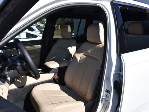 Used 2025 Jeep Grand Cherokee Limited w/ Luxury Tech Group II image 26