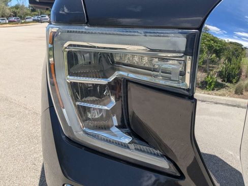 Used 2019 GMC Sierra 1500 SLT w/ SLT Premium Plus Package AWD/4WD image 10