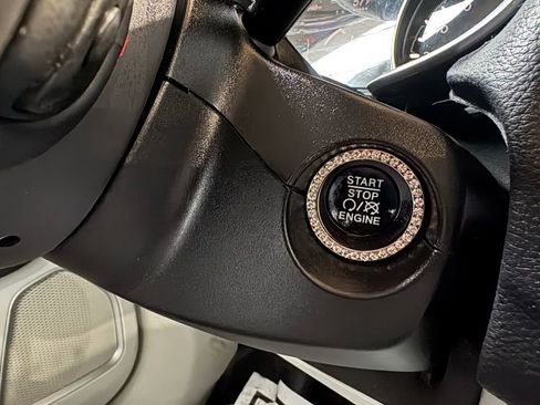 Used 2017 Jeep Compass Limited image 31