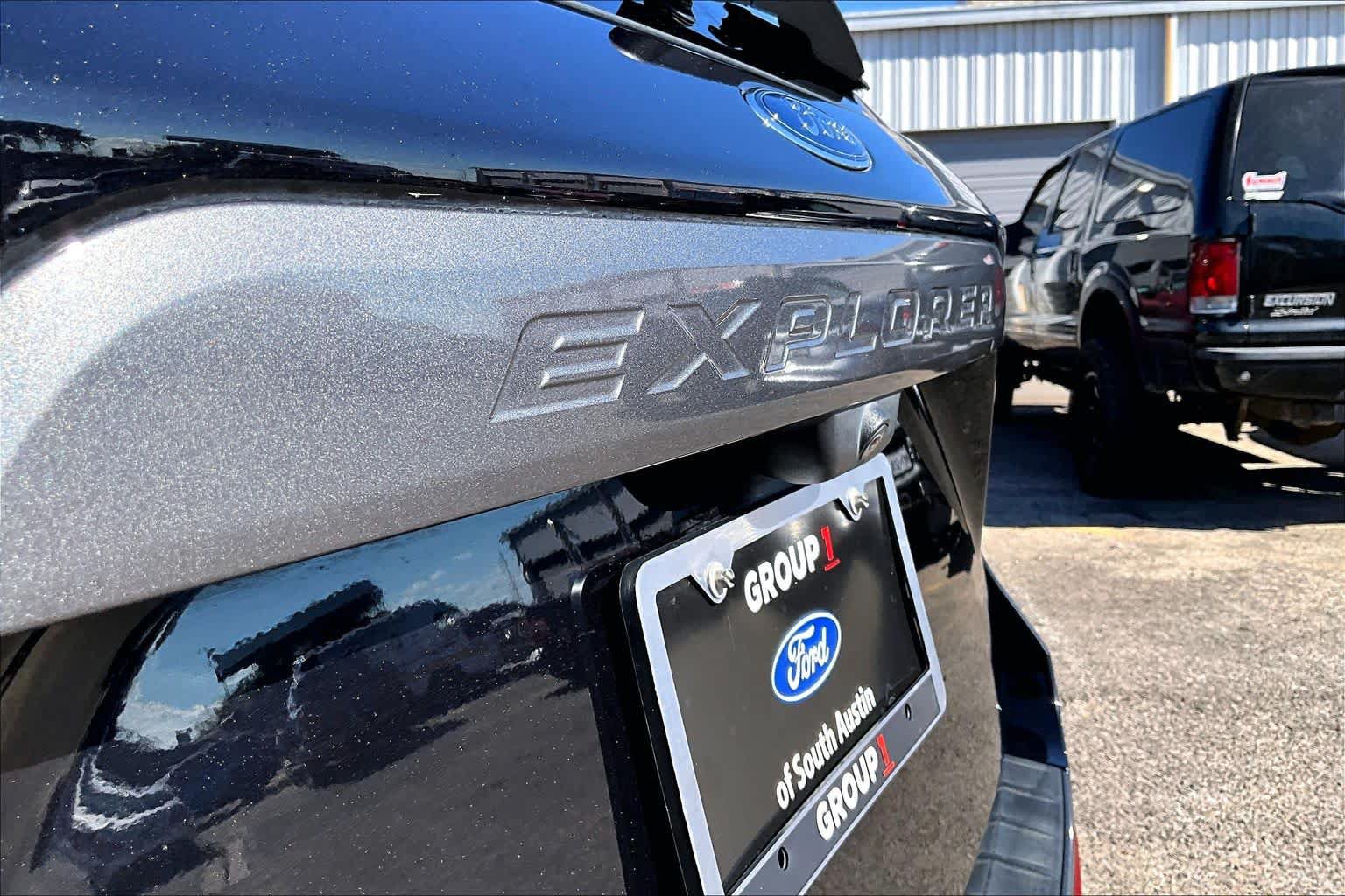 Used 2023 Ford Explorer XLT w/ Equipment Group 202A RWD image 10