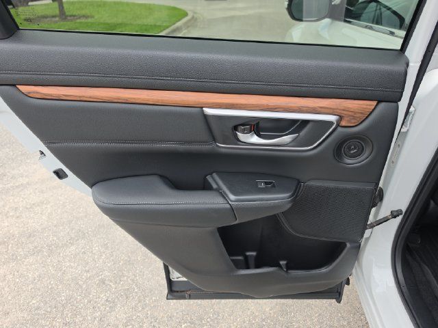 Used 2020 Honda CR-V Touring image 14