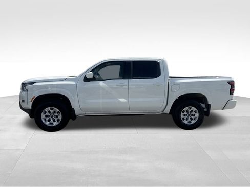 Used 2024 Nissan Frontier SV image 4