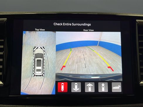 Used 2023 Chrysler Pacifica Pinnacle FWD image 15