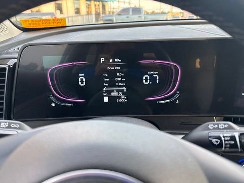 Used 2025 Kia Sportage EX FWD image 11
