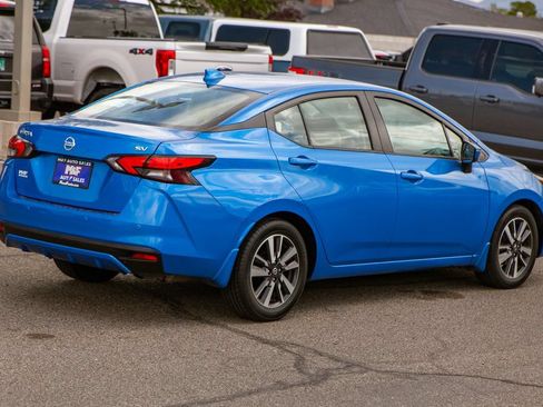 Used 2021 Nissan Versa SV FWD image 5