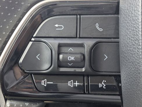 Used 2022 Toyota Tundra SR5 w/ SR5 Convenience Package image 32