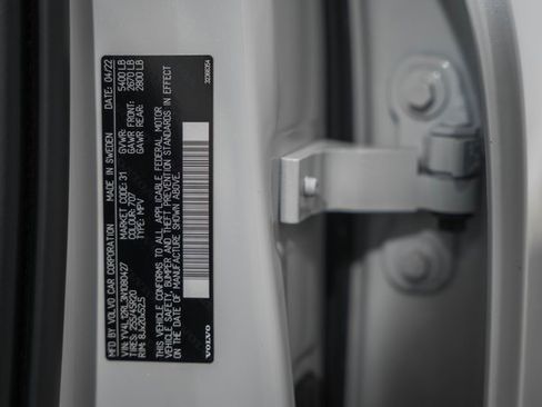 Used 2022 Volvo XC60 B5 Inscription w/ Climate Package image 39