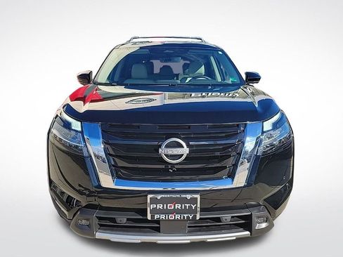 Used 2024 Nissan Pathfinder SL image 8