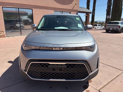Certified 2025 Kia Soul LX w/ LX Technology Package FWD image 12