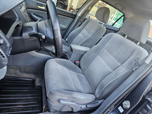 Used 2005 Honda Accord LX image 2