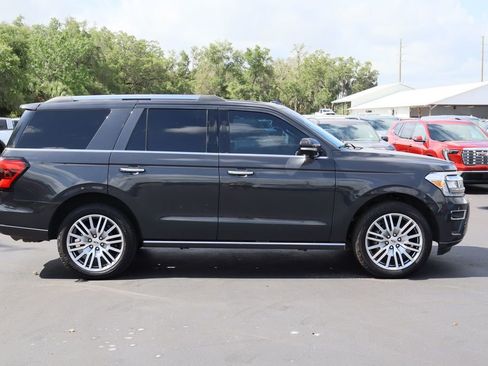Used 2022 Ford Expedition Limited AWD/4WD image 10