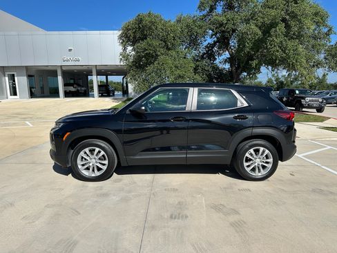 Used 2023 Chevrolet TrailBlazer LS image 3