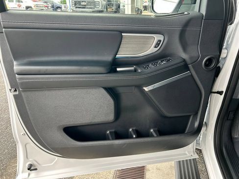 Used 2025 Ford Expedition Max Platinum AWD/4WD image 12