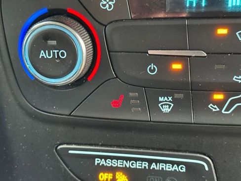 Used 2017 Ford Escape Titanium image 32