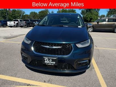 Used 2023 Chrysler Pacifica Limited