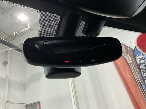 Used 2018 Jeep Grand Cherokee Limited image 16