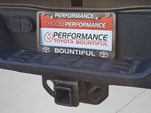 Used 2017 Toyota Tacoma TRD Sport image 23