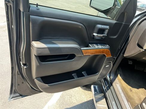 Used 2018 Chevrolet Silverado 1500 High Country AWD/4WD image 23