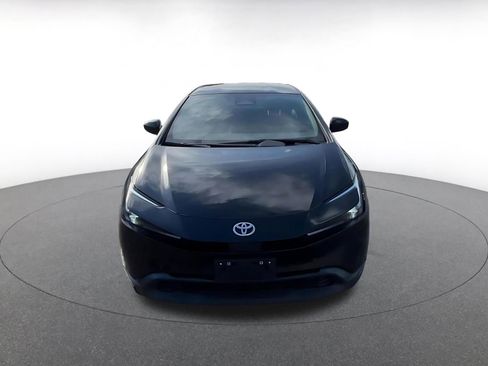 Used 2025 Toyota Prius LE image 4