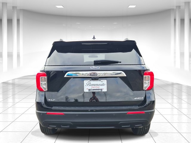 Used 2024 Ford Explorer XLT AWD/4WD image 4
