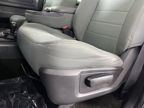 Used 2015 RAM 2500 Tradesman w/ Chrome Appearance Group AWD/4WD image 14