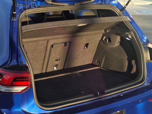 Used 2024 Volkswagen Golf R image 30